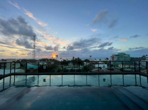 Flat com vista para o mar e piscina no paraíso de Porto de Galinhas e próximo das melhores praias